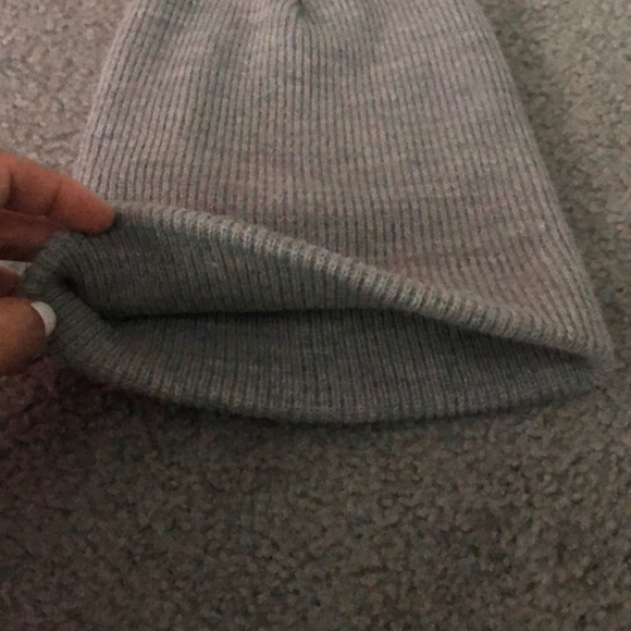 *NEW Urban outfitters beanie - Picture 3 of 3